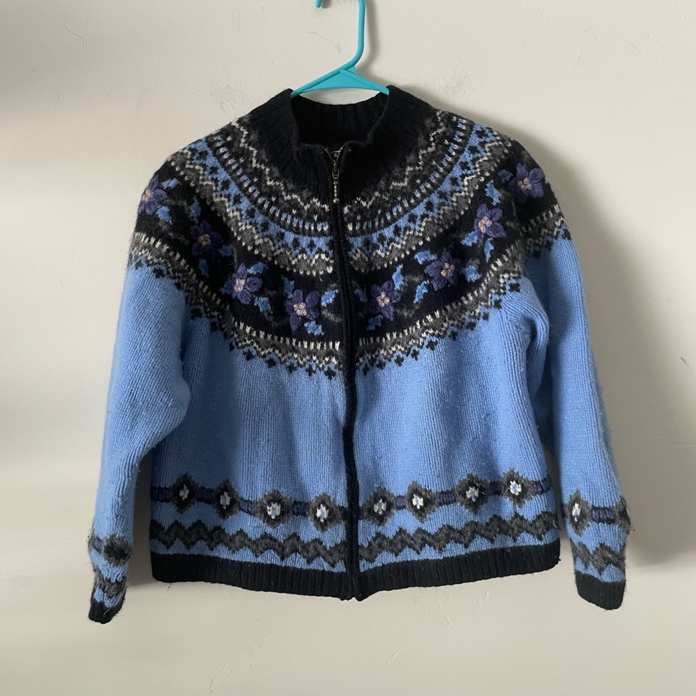 ICELANDIC Desgin Wimen Zip Up Sweather Size XL